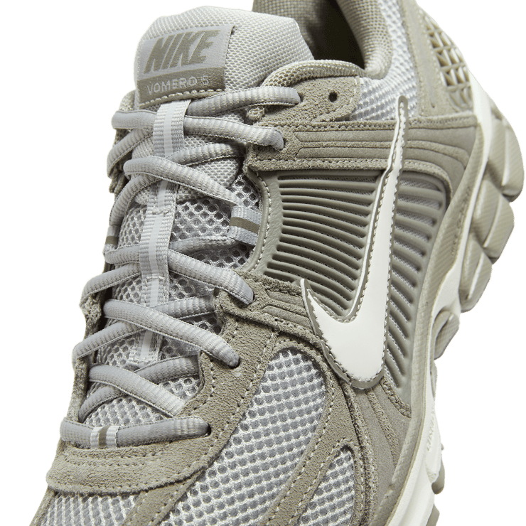 Nike Air Zoom Vomero 5 'Dark Stucco' Angle 4