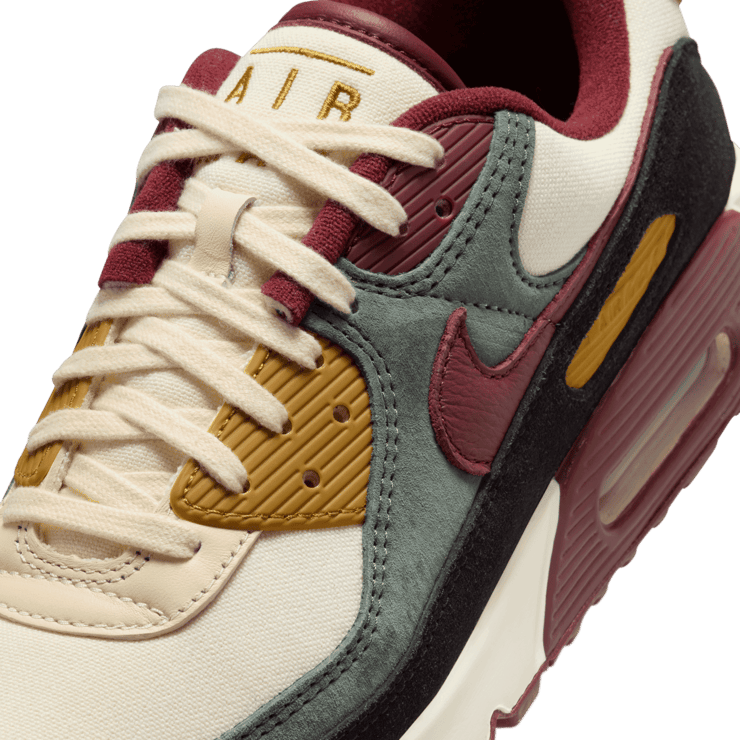 Nike Air Max 90 Premium Angle 4