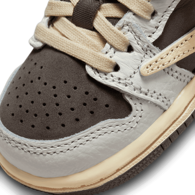 Jordan 1 Low x Travis Scott Angle 4
