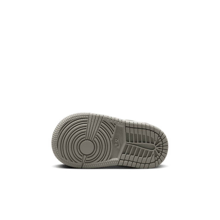 Air Jordan 1 Retro High OG Satin Shadow (TD) Angle 1