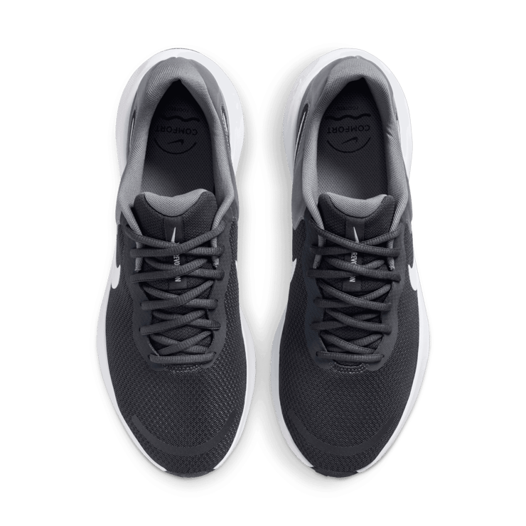 Nike Revolution 7 Road Angle 1