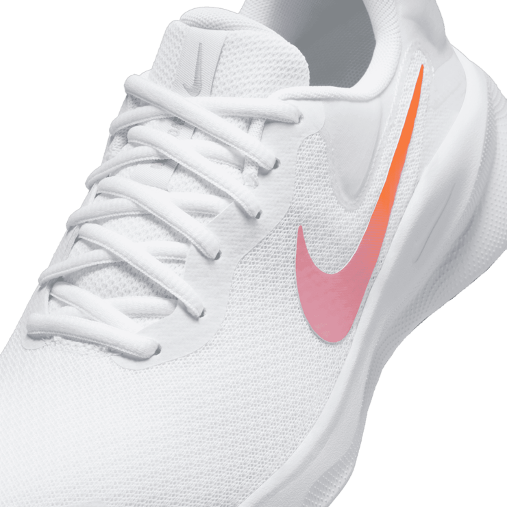 Nike Revolution 7 Road Angle 4