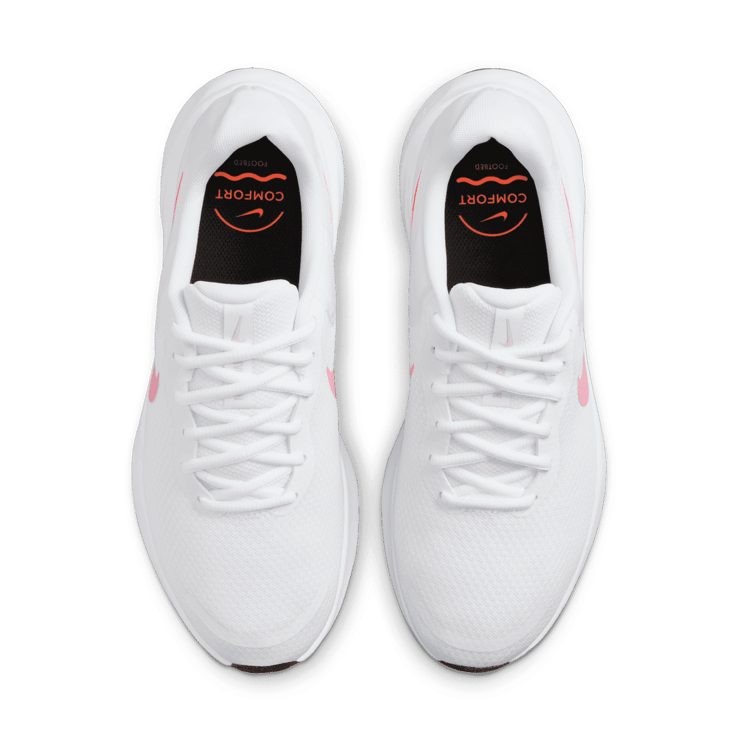 Nike Revolution 7 Road Angle 1