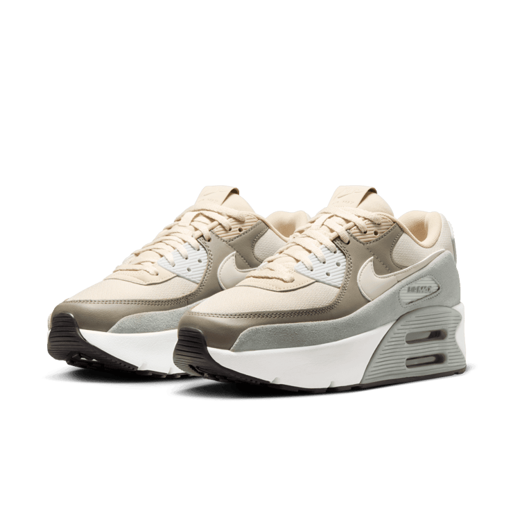 Nike Air Max 90 LV8 Angle 2