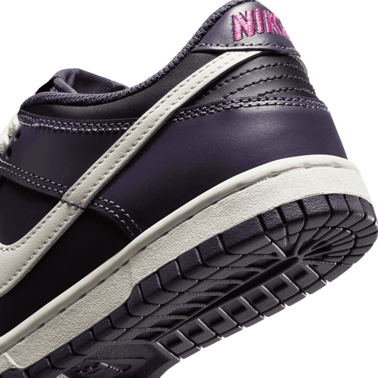 Nike Dunk Low (GS) Angle 5