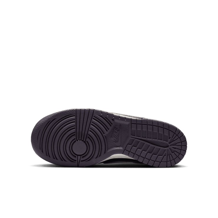 Nike Dunk Low (GS) Angle 0