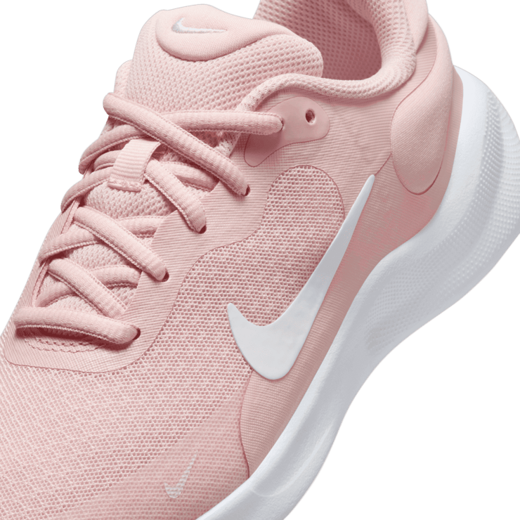 Nike Revolution 7 (GS) Angle 4