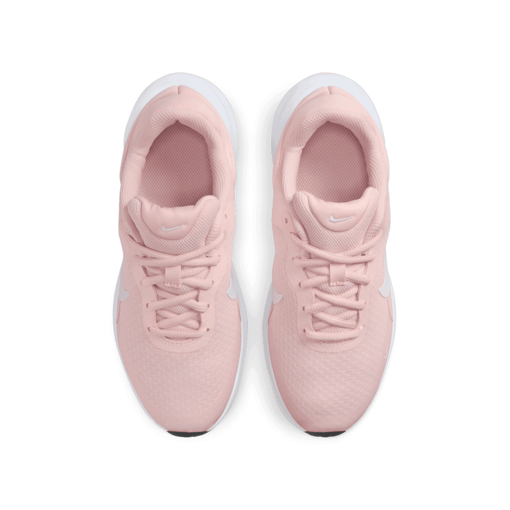 Nike Revolution 7 (GS) Angle 1