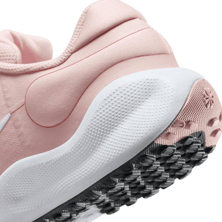 Nike Revolution 7 (GS) Angle 5