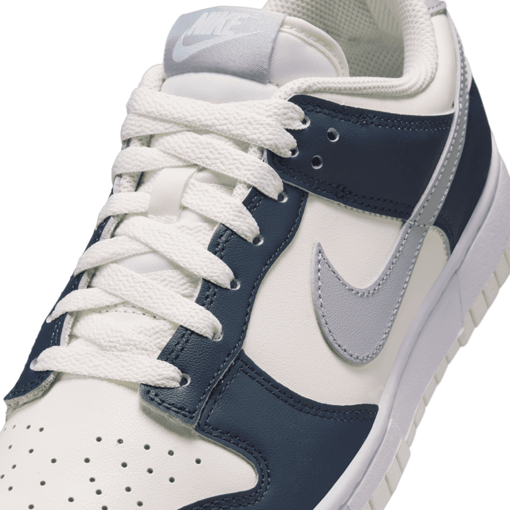 Nike Dunk Low Angle 4