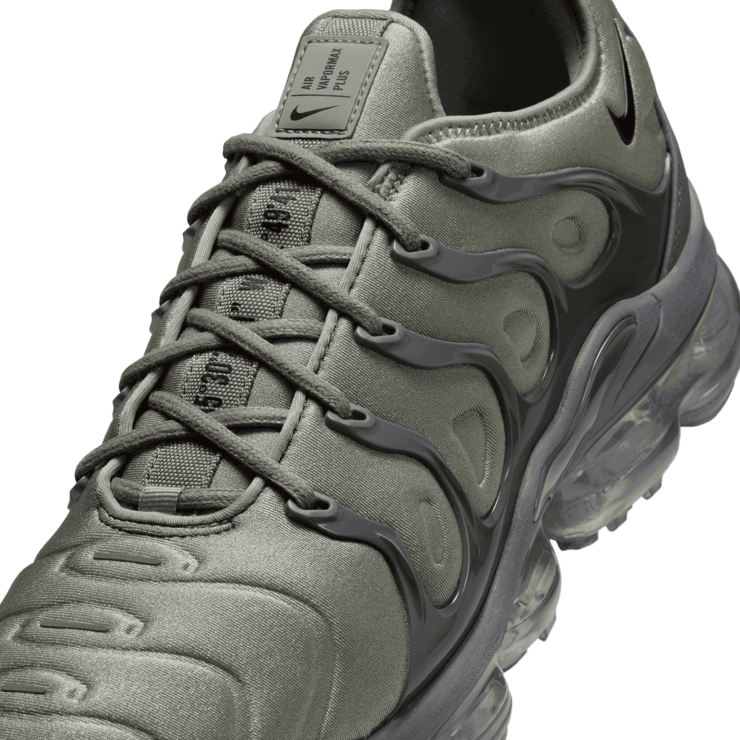 Nike Air VaporMax Plus Angle 4