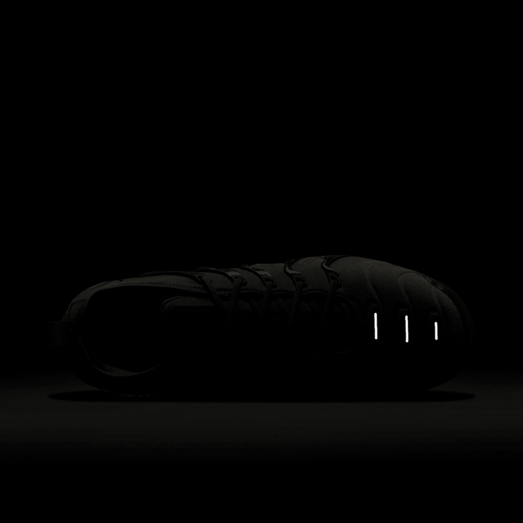 Nike Air VaporMax Plus Angle 6