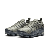 Nike Air VaporMax Plus Angle 2