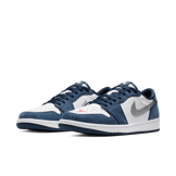 Jordan 1 Low SB Midnight Navy Angle 2
