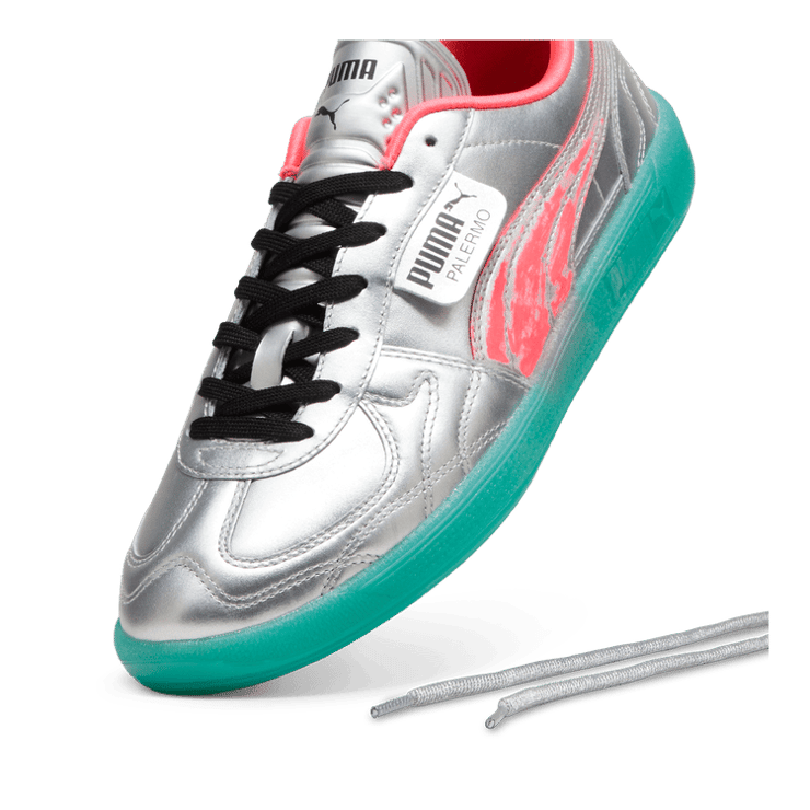 PUMA Palermo New Gen Footy Sneakers in Silver/Sparkling Green Angle 2