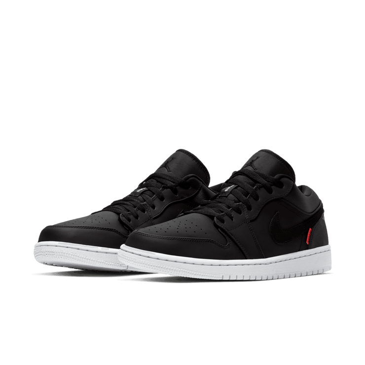 Jordan 1 Low Paris Saint-Germain Angle 2