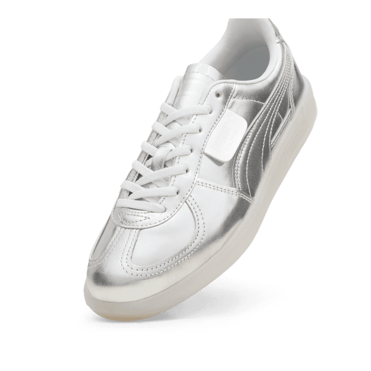 PUMA Palermo Chrome Sneakers Women in Silver/Feather Grey Angle 2
