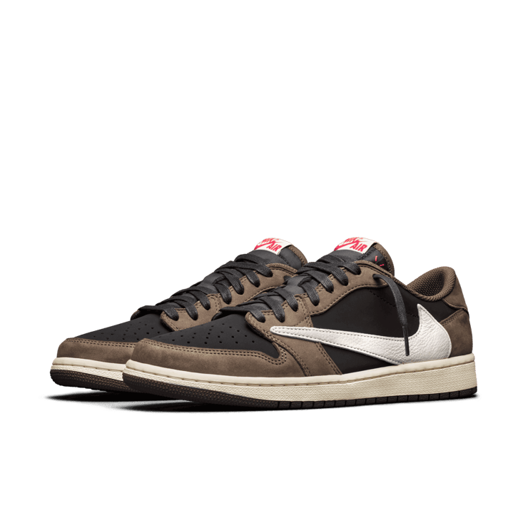 Jordan 1 Retro Low OG SP Travis Scott Dark Mocha Angle 2