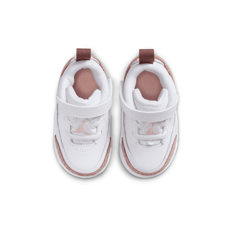 Jordan Spizike Low (TD) Angle 1