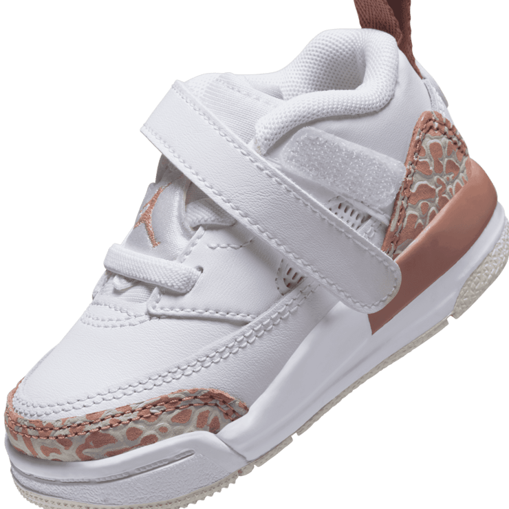 Jordan Spizike Low (TD) Angle 5