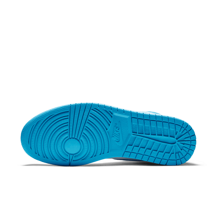 Jordan 1 UNC Angle 0