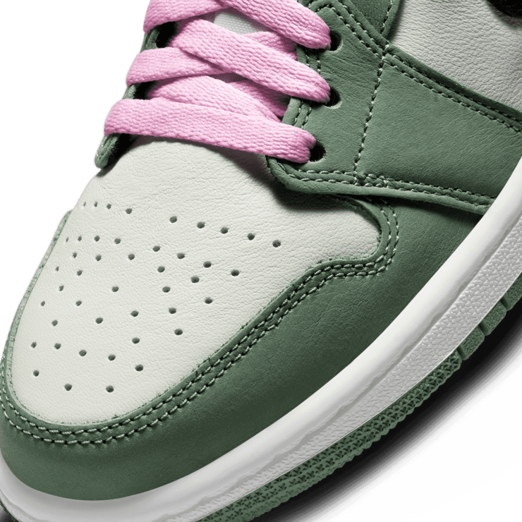 Jordan 1 Mid Dutch Green (W) Angle 4