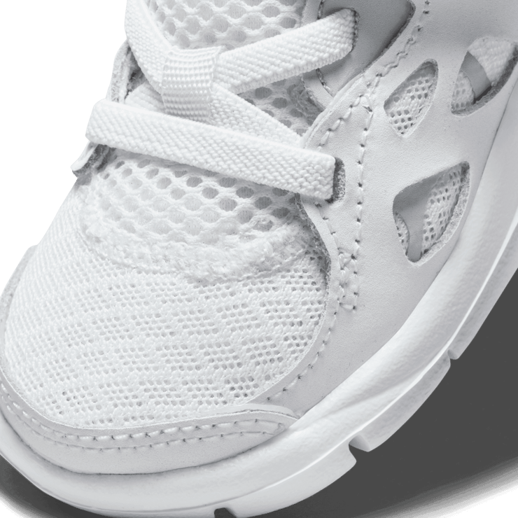 Nike Free Run 2 'White Black' (TD) Angle 4