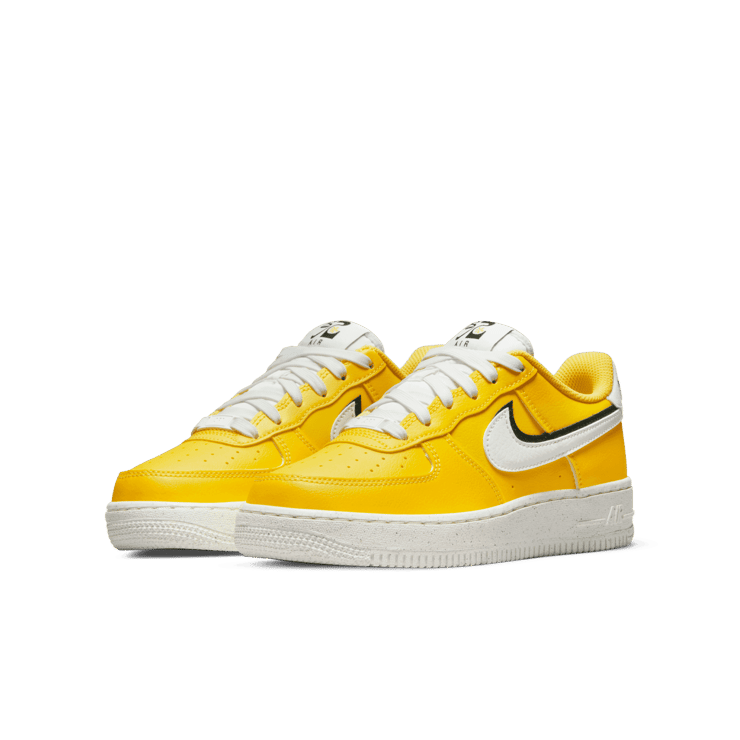 Nike Air Force 1 LV8 (GS) Angle 2