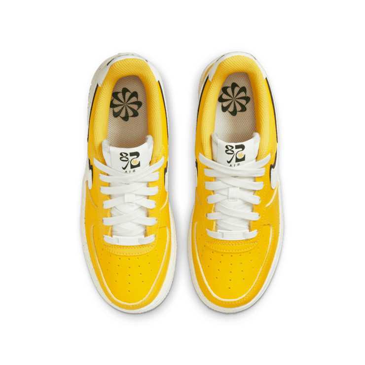 Nike Air Force 1 LV8 (GS) Angle 1