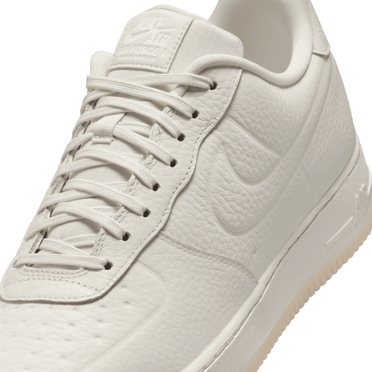 Nike Air Force 1 '07 Pro-Tech Winterized Angle 4