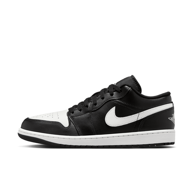 ドテラヤローポム The Air Jordan 1 Low Black Summit White is Available Now