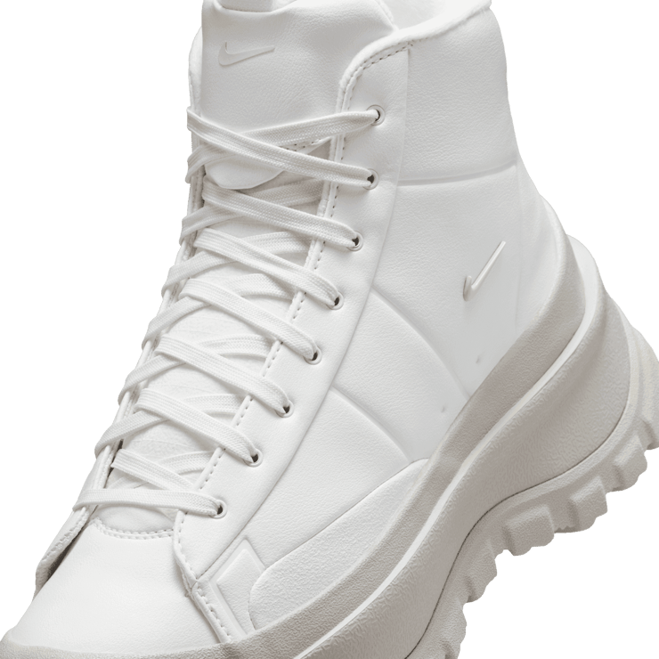 Nike Blazer Roam Mid Winterized Angle 4