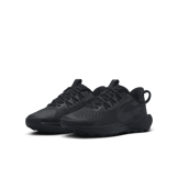 Nike Pegasus Trail 5 Trail (GS) Angle 2