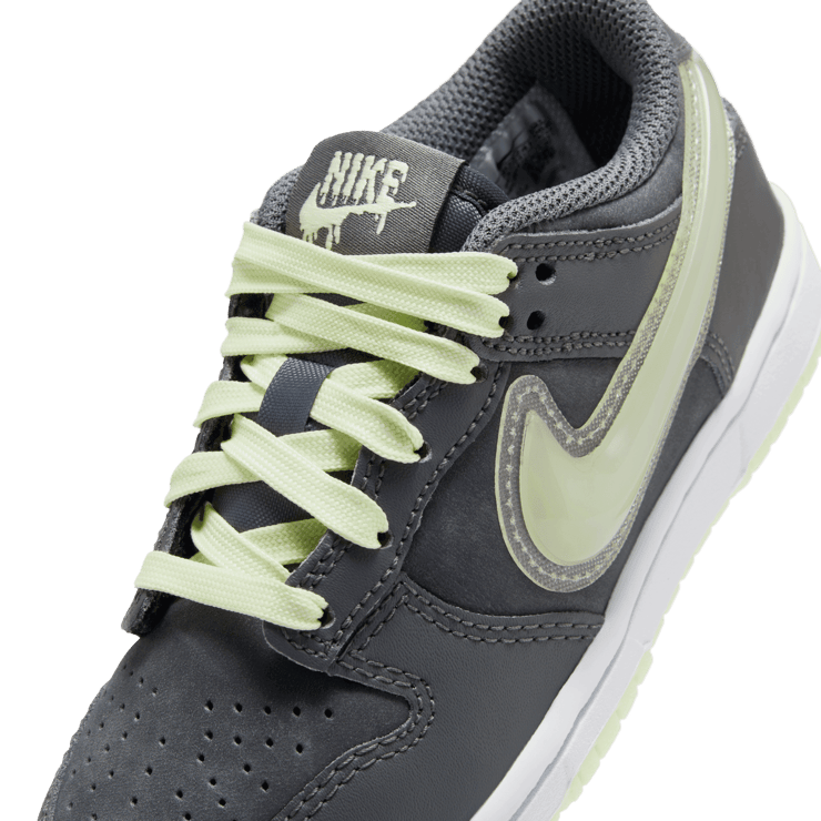 Nike Dunk Low (PS) Angle 4