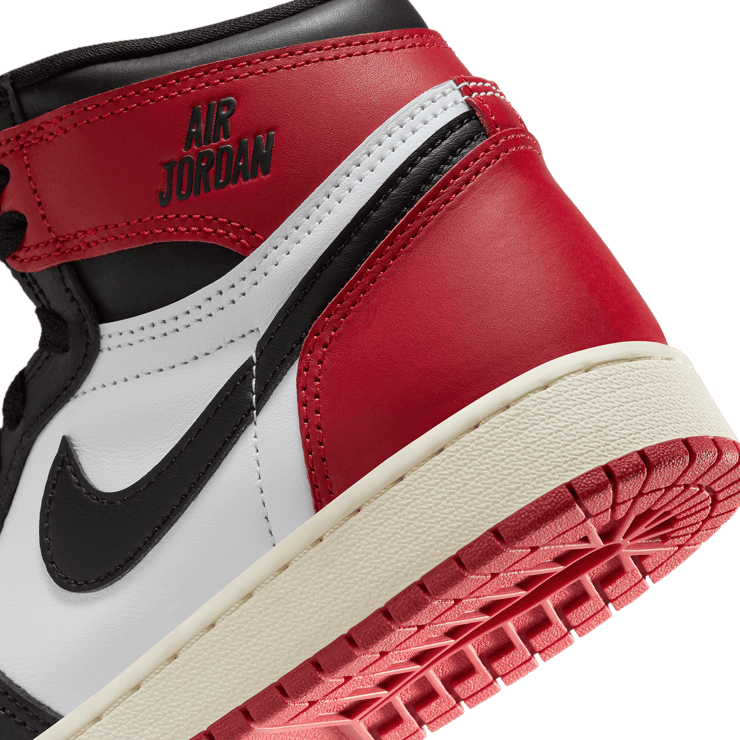 Air Jordan 1 Retro High OG Black Toe Reimagined (GS) Angle 6