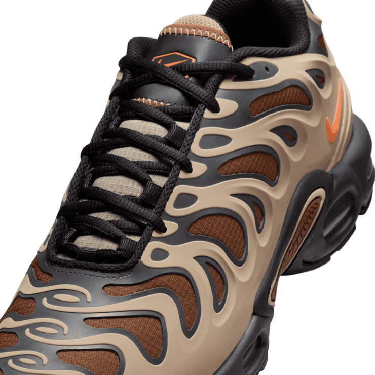 Nike Air Max Plus Drift Winterized Angle 4