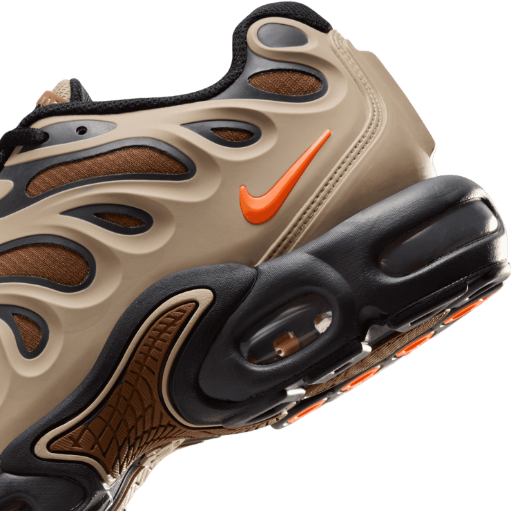 Nike Air Max Plus Drift Winterized Angle 5