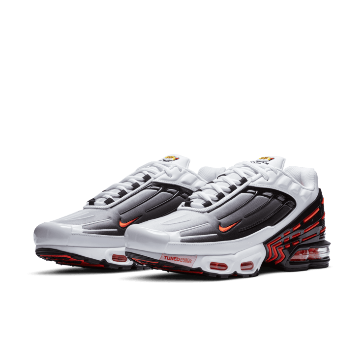 Nike Air Max Plus 3 Angle 2