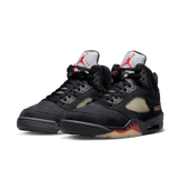 Jordan 5 Retro Gore-Tex Off-Noir (W) Angle 2