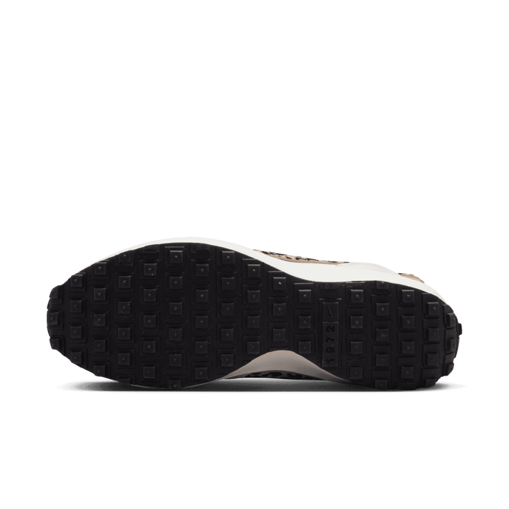 Nike Waffle Debut Angle 0