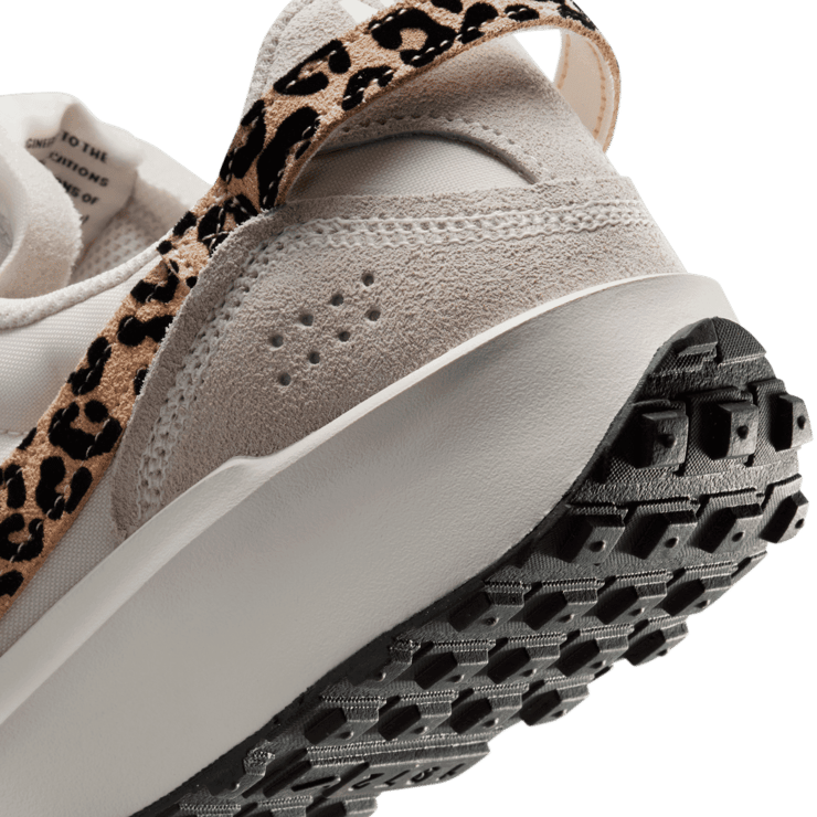 Nike Waffle Debut Angle 3