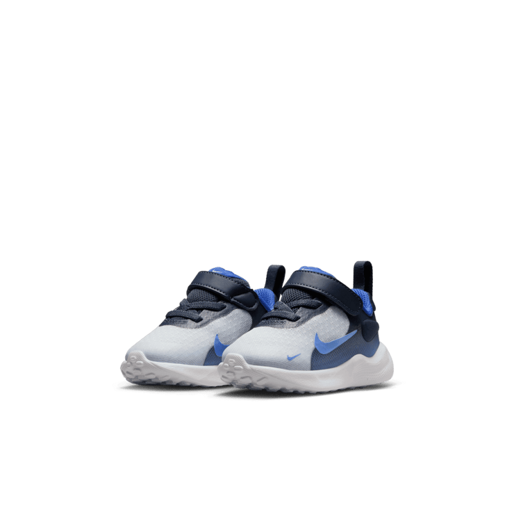 Nike Revolution 7 (TD) Angle 2