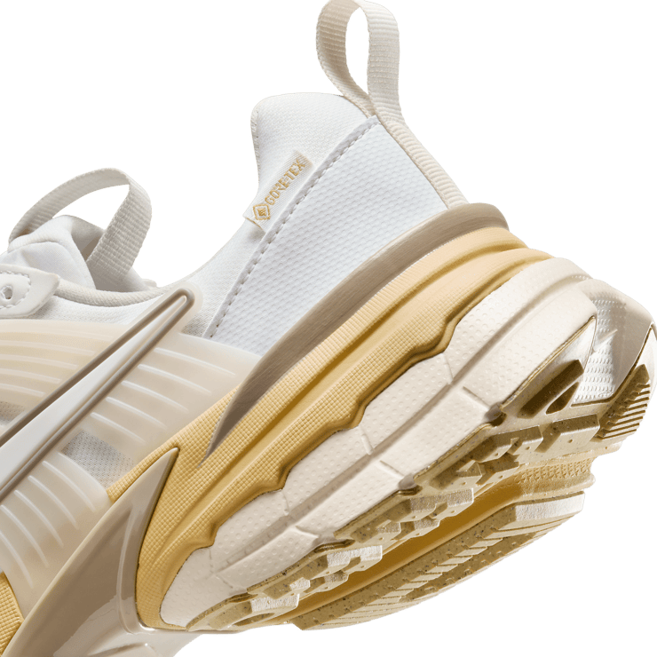 Nike V2K Run Gore-Tex White Light Bone (W) - FZ2622-100 Nike V2K Run Gore-Tex White Light Bone (W) - FZ2622-100
