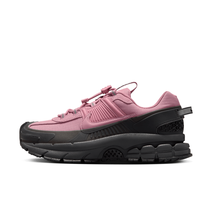 Nike Zoom Vomero 5 Roam Elemental Pink Anthracite (W) Angle 0