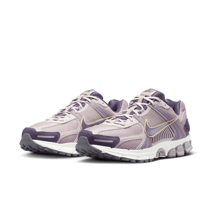 Nike Zoom Vomero 5 Platinum Violet Angle 3