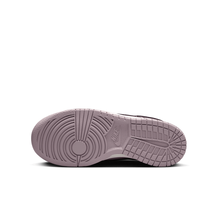 Nike Dunk Low (GS) Angle 1