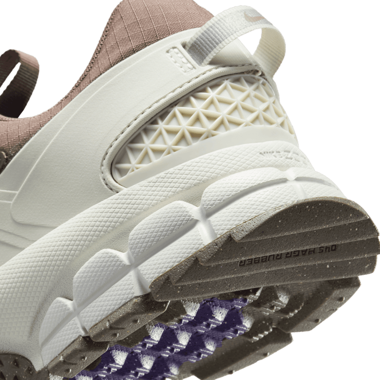 Nike Zoom Vomero 5 Roam Light Bone Mink Brown (W) Angle 6