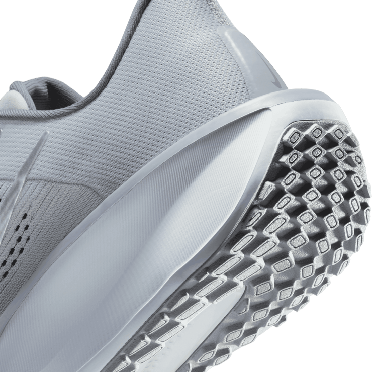 Nike Quest 6 Road Angle 5