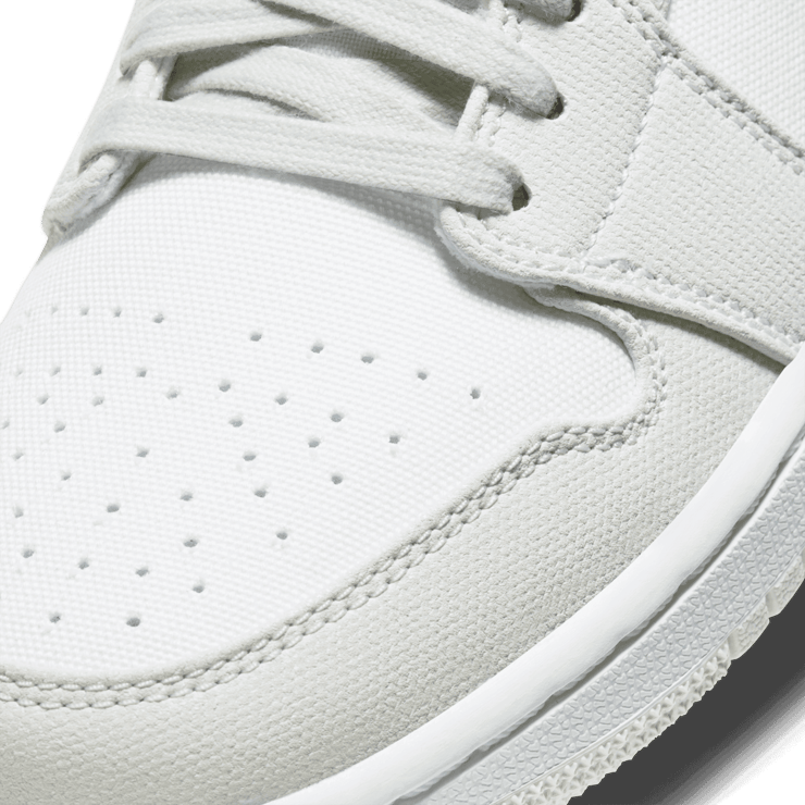 Jordan 1 Low Spruce Aura (W) Angle 4