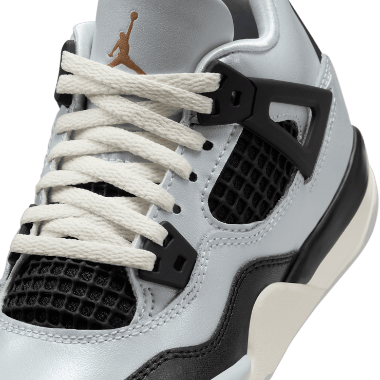 Air Jordan 4 Retro Platinum Gold (PS) Angle 5